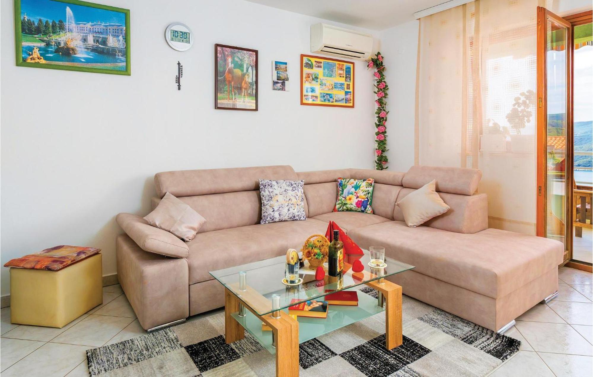 2 Bedroom Gorgeous Apartment In Rabac Extérieur photo