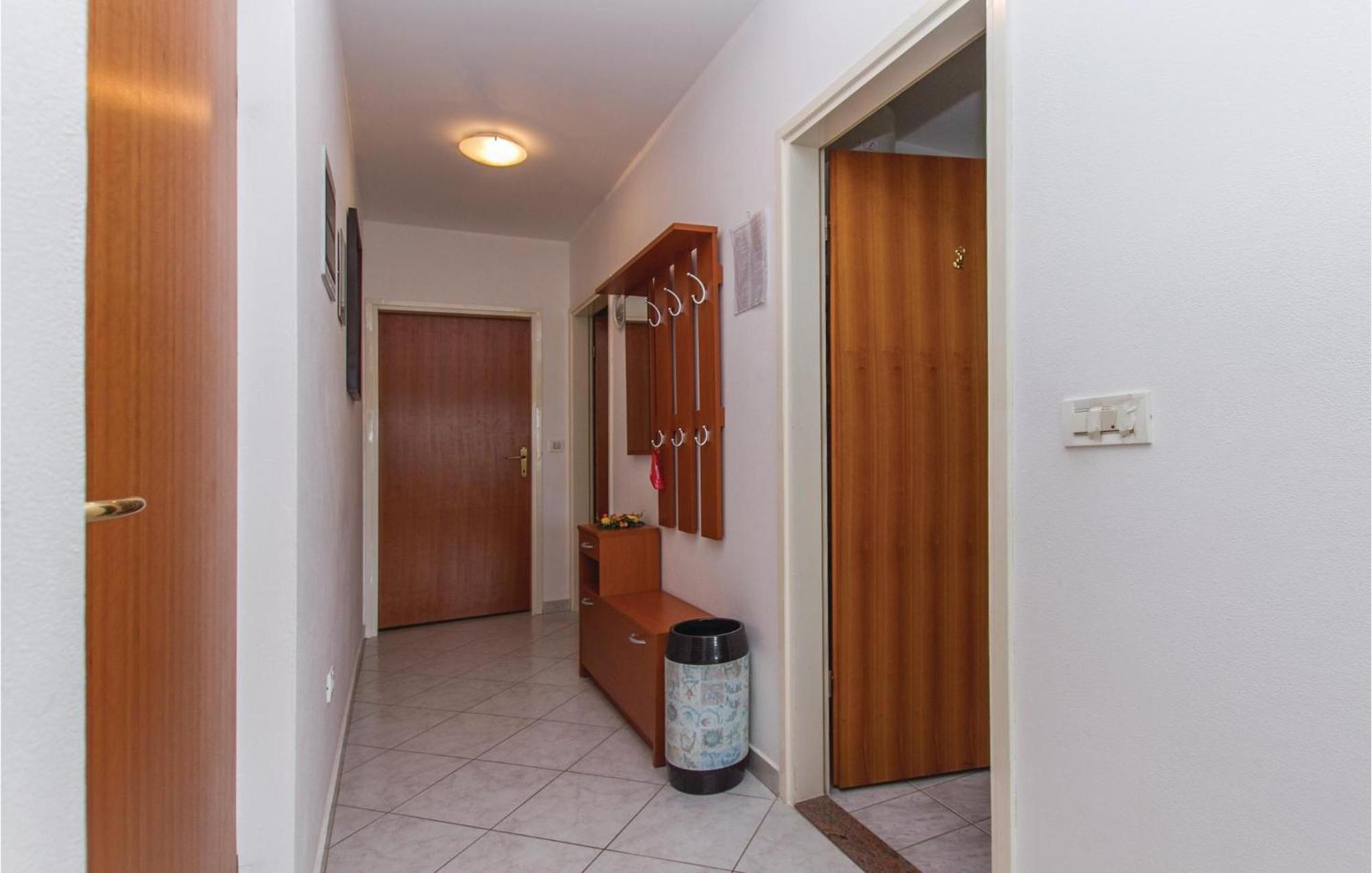 2 Bedroom Gorgeous Apartment In Rabac Extérieur photo