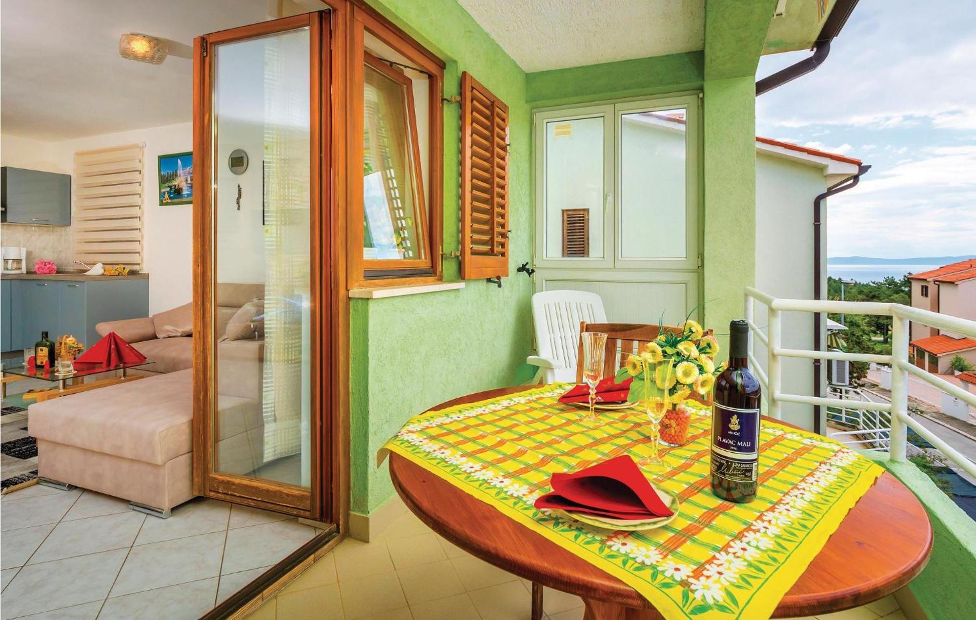 2 Bedroom Gorgeous Apartment In Rabac Extérieur photo